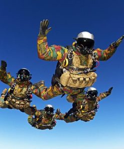 Soldiers Skydiving Diamond Paintings