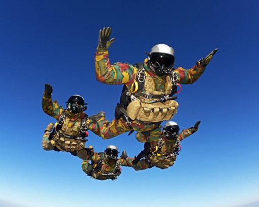 Soldiers Skydiving Diamond Paintings